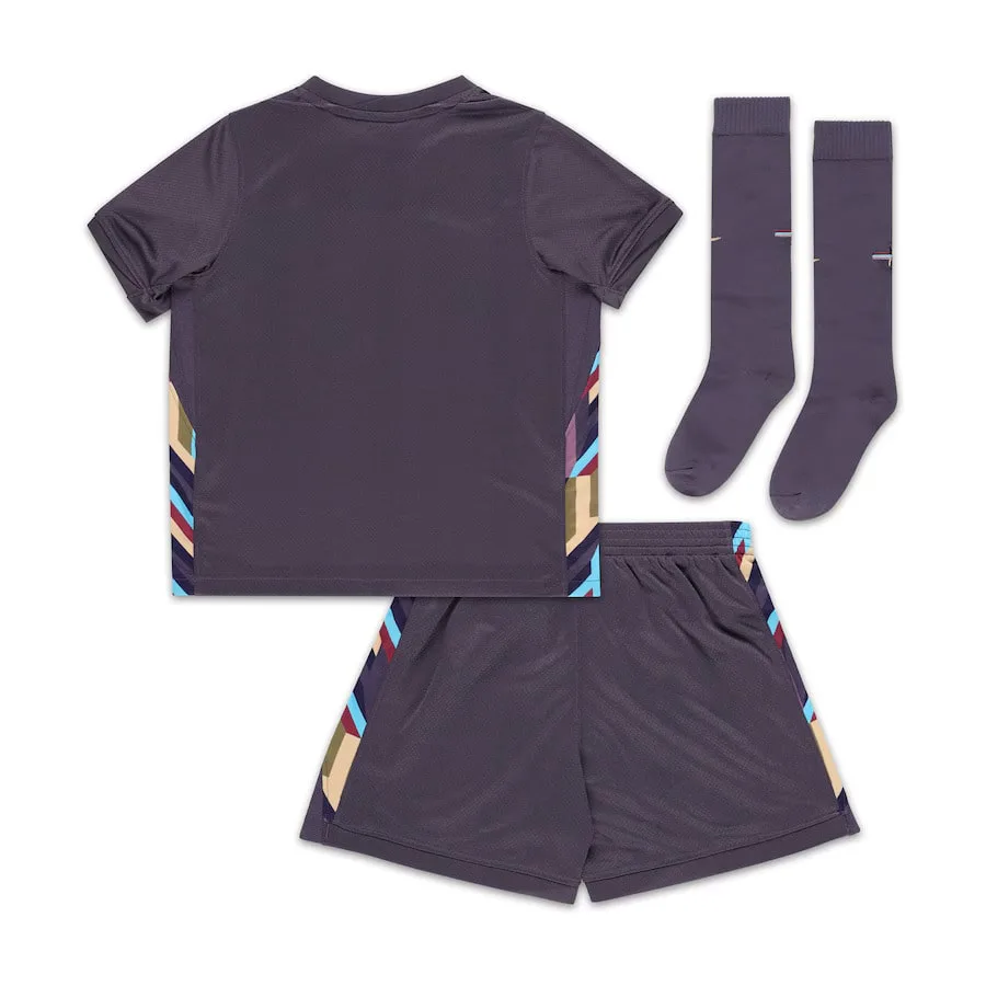 Maillot-Kit-Enfant-Angleterre-Exterieur-Euro-2024-3.jpg Maillot-Kit-Enfant-Angleterre-Exterieur-Euro-2024-3.jpg