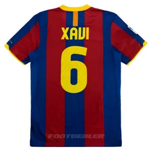 Áo đấu sân nhà Barca 2010 2011 Xavi
