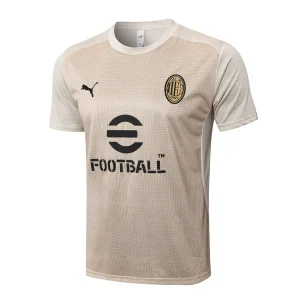 Conjunto de camiseta y pantalón corto beige del AC Milan 2024-2025