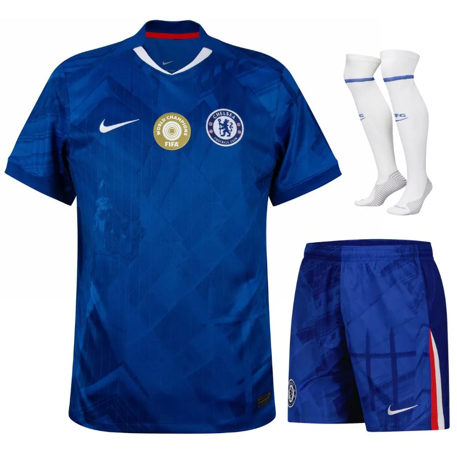 Retrouvez et commandez le maillot de Chelsea sur notre boutique de foot en ligne Foot Dealer.