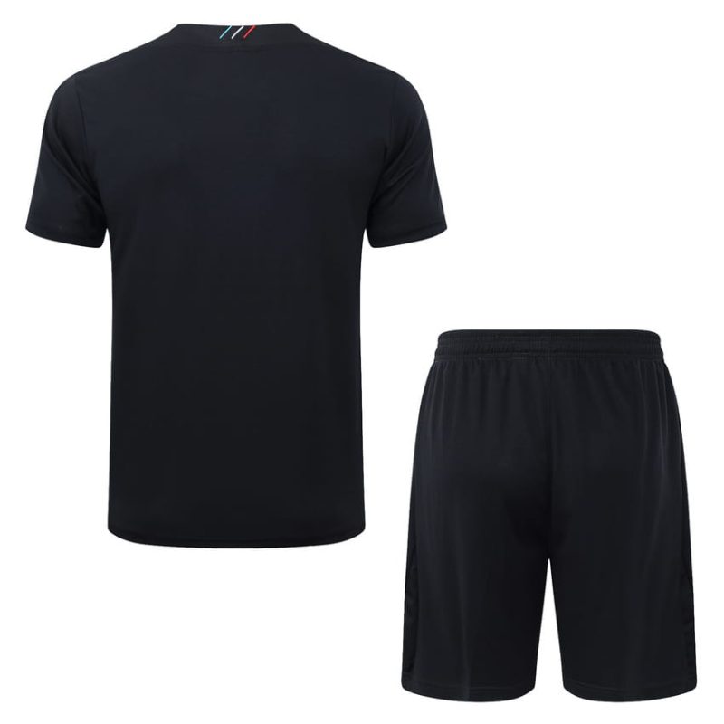 Ensemble-Maillot-Short-PSG-2025-2026-Noir-Sombre-4.jpg Ensemble-Maillot-Short-PSG-2025-2026-Noir-Sombre-4.jpg