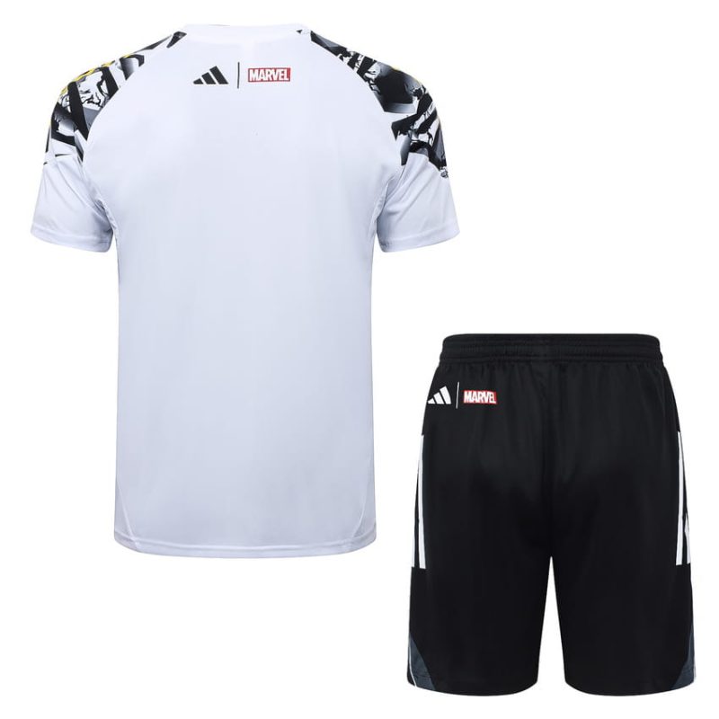 Ensemble-Maillot-Short-Real-Madrid-2025-2026-Blanc-Tache-2.jpg Ensemble-Maillot-Short-Real-Madrid-2025-2026-Blanc-Tache-2.jpg