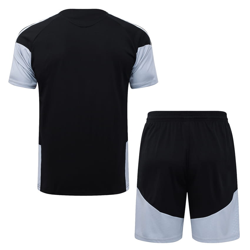 Ensemble-Maillot-Short-Real-Madrid-2025-2026-Noir-Charbon-3.jpg Ensemble-Maillot-Short-Real-Madrid-2025-2026-Noir-Charbon-3.jpg