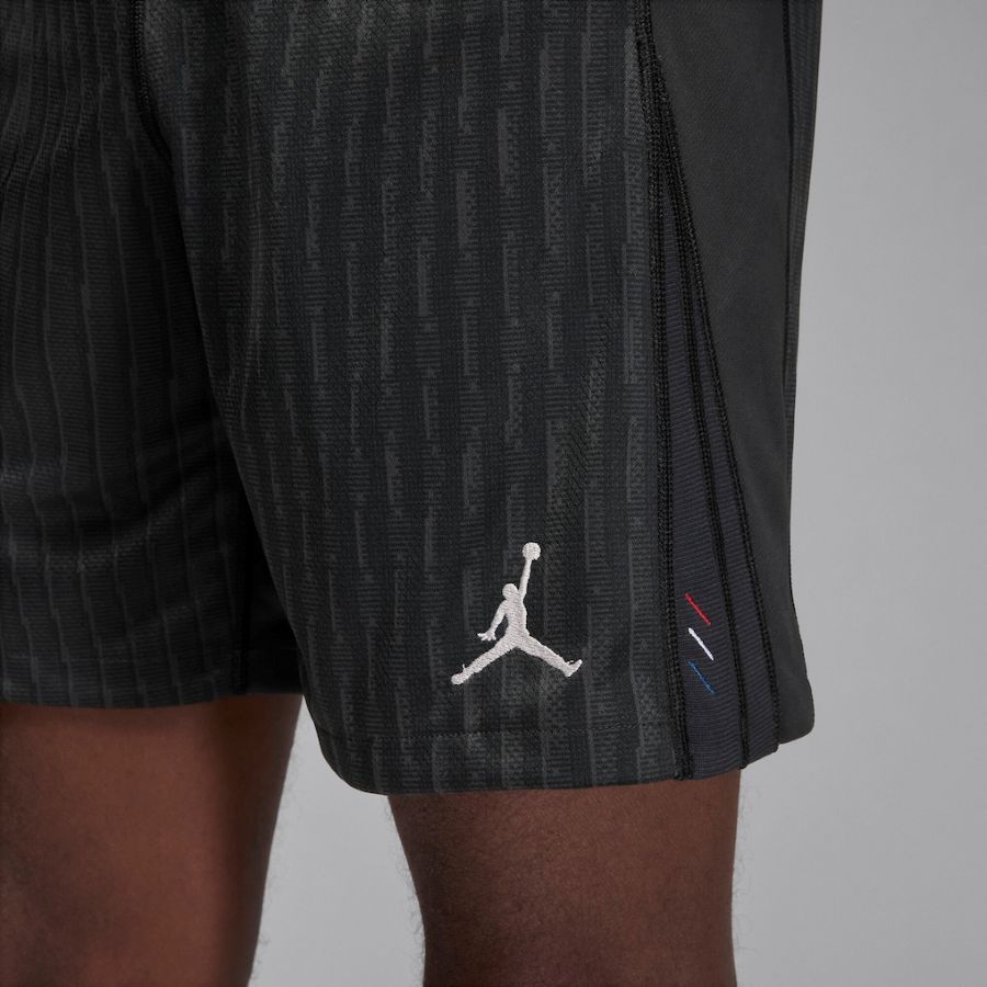 Short-PSG-Jordan-Fourth-2025-2026-2.jpg